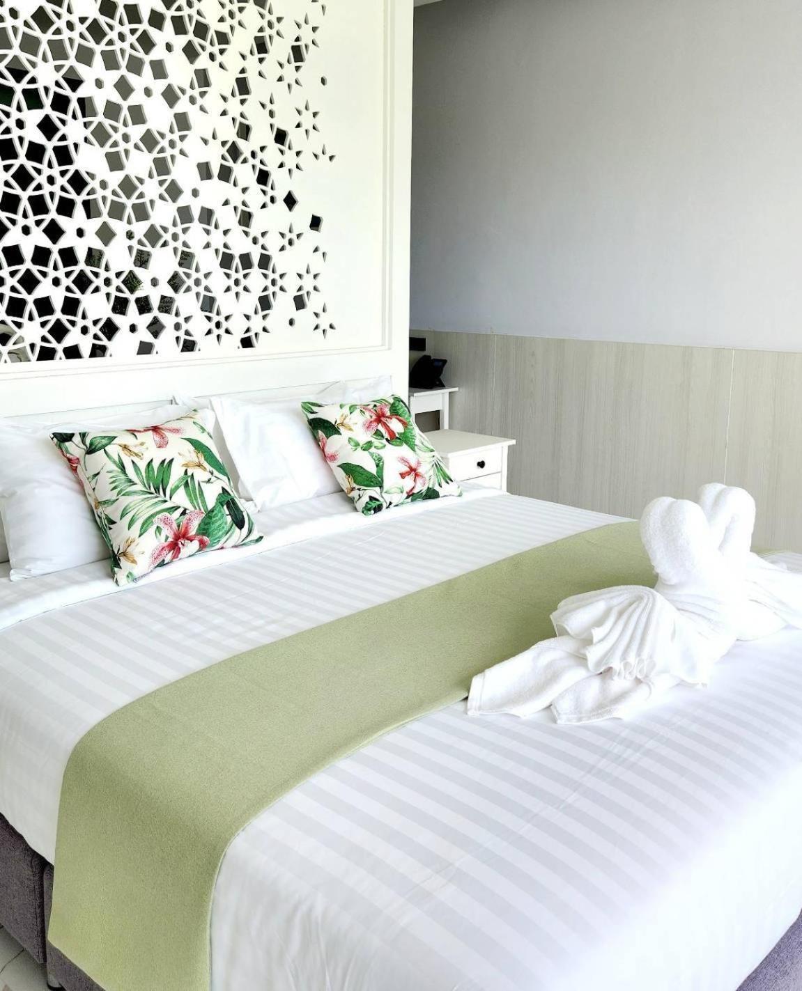 Sand Dance Hotel Prachuap Khiri Khan Exterior photo